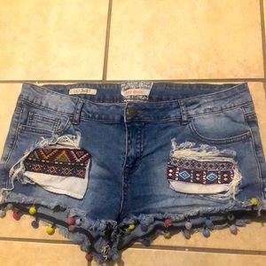Cici short size 13